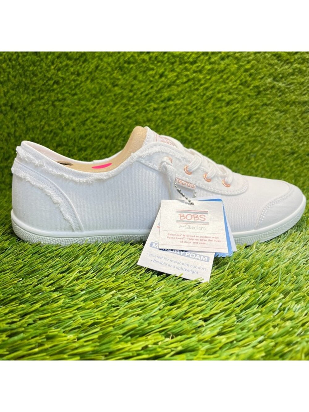 Skechers BOBS B Cute Womens Size 11 Triple White Casual Walking Slip On Shoes